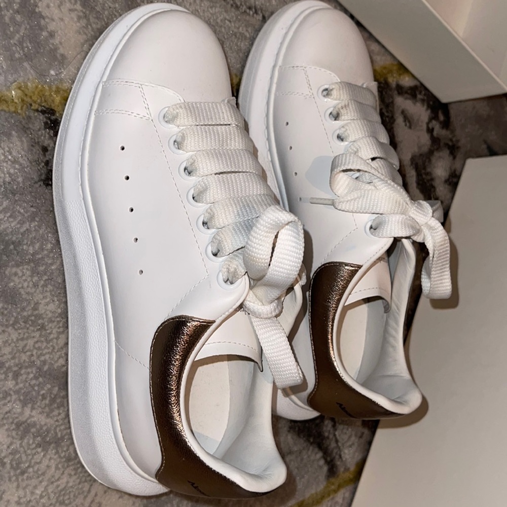 Alexander McQueen US 6